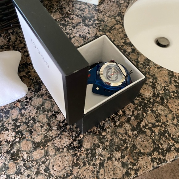 Gucci original NWT watch - Picture 4 of 5